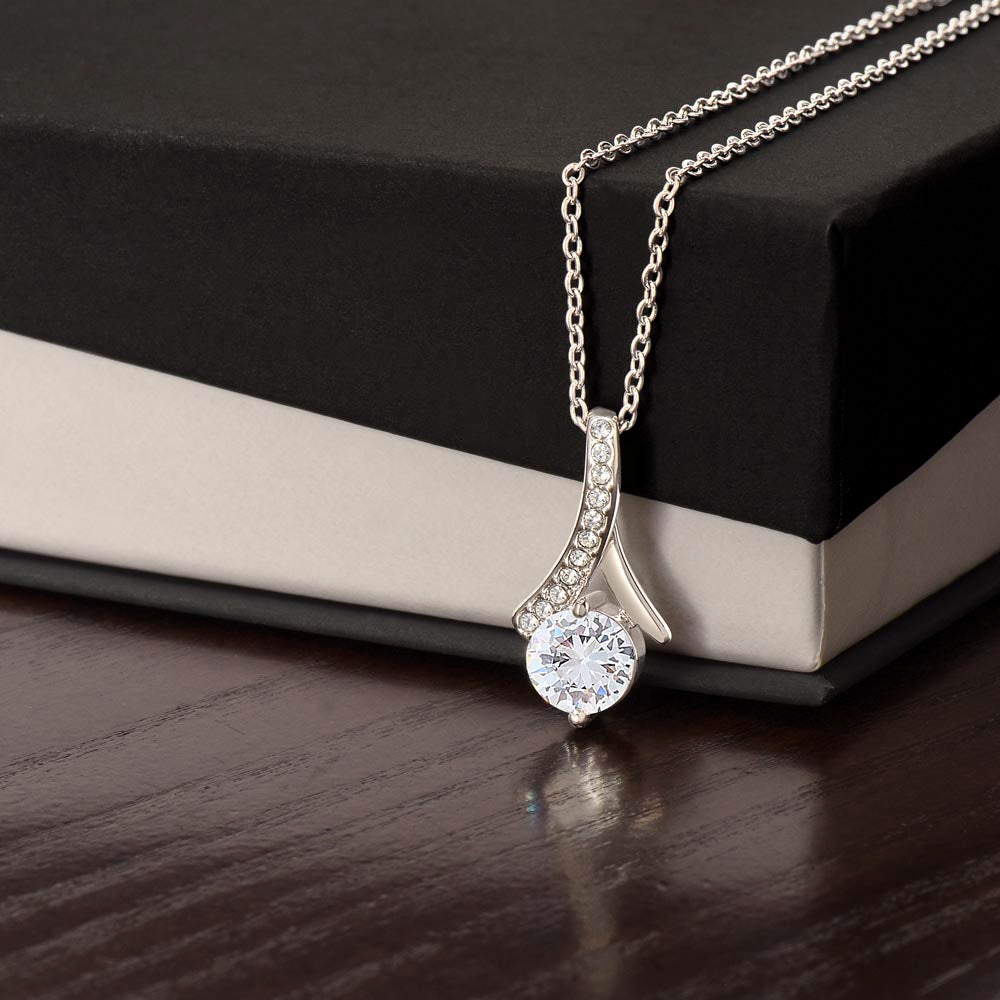 Alluring Beauty Necklace For Your Loved Ones