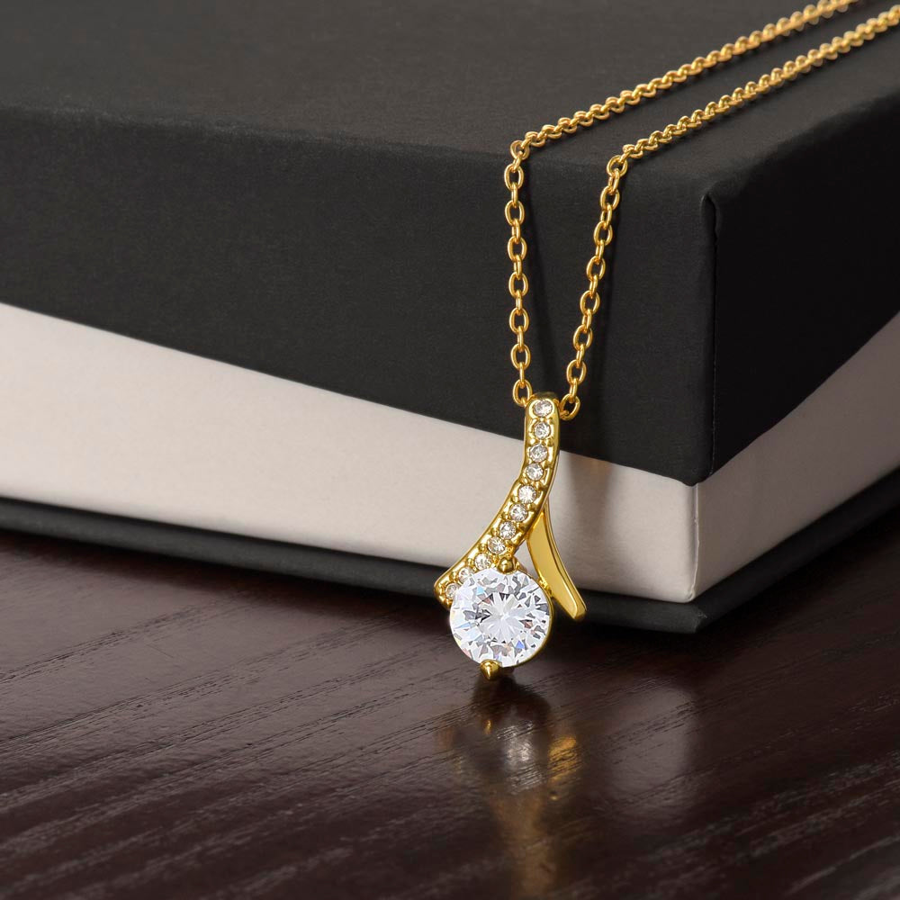 Alluring Beauty Necklace For Your Loved Ones