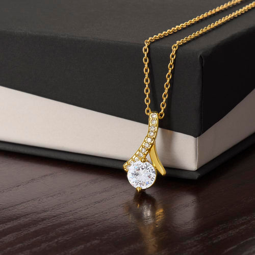 Alluring Beauty Necklace For Your Loved Ones