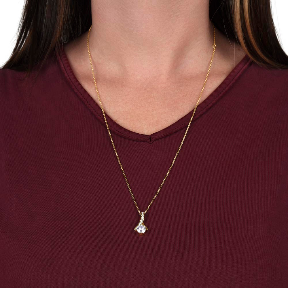 Alluring Beauty Necklace For Your Loved Ones