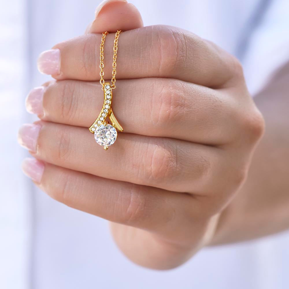 Alluring Beauty Necklace For Your Loved Ones